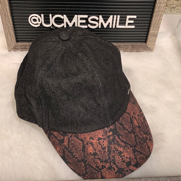 Jessica Simpson Adjustable Baseball Cap - Picture 2 of 6